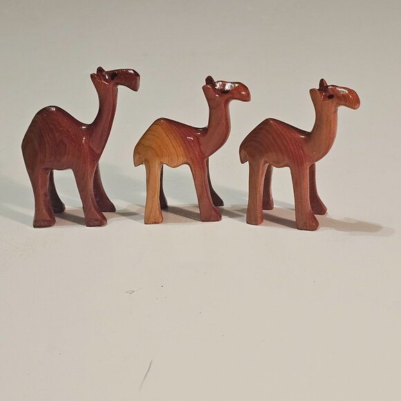 Hand Carved Wooden Camels 3 Pc Christmas Nativity Pieces 2" Tall And Long - Picture 4 of 12